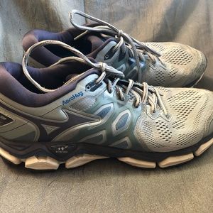 Mizuno Wave Horizon 3 men’s size 12 running shoes